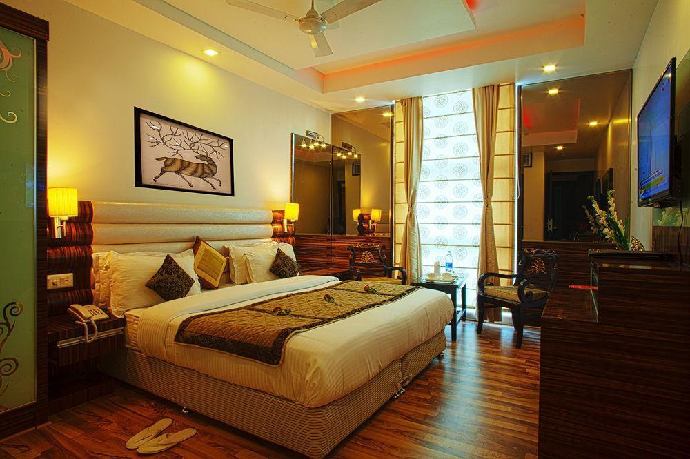 Hotel Delhi 55 -City Center New Delhi Ngoại thất bức ảnh