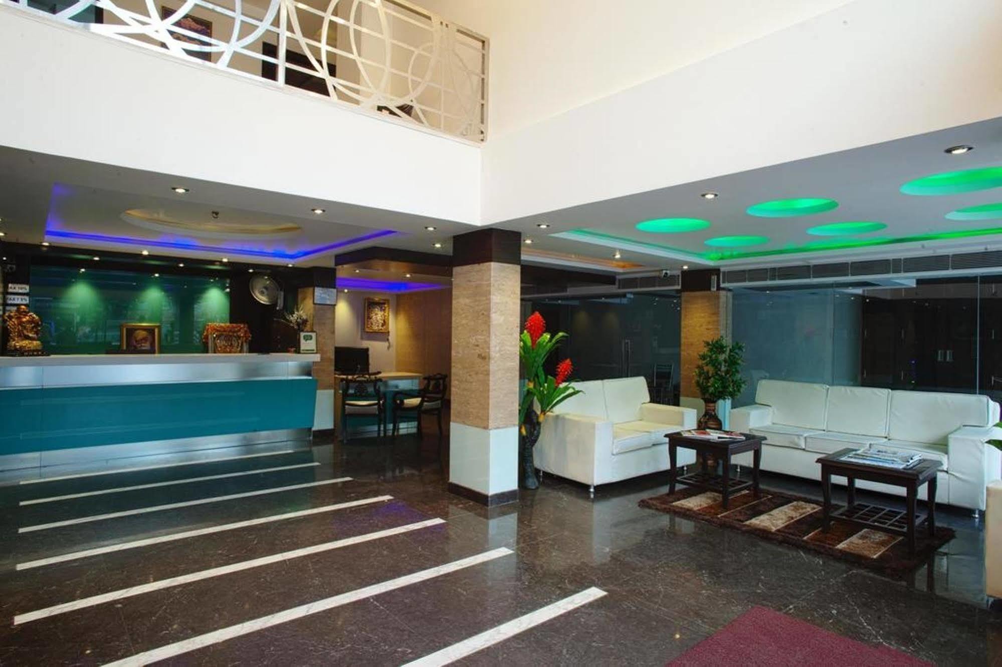 Hotel Delhi 55 -City Center New Delhi Ngoại thất bức ảnh